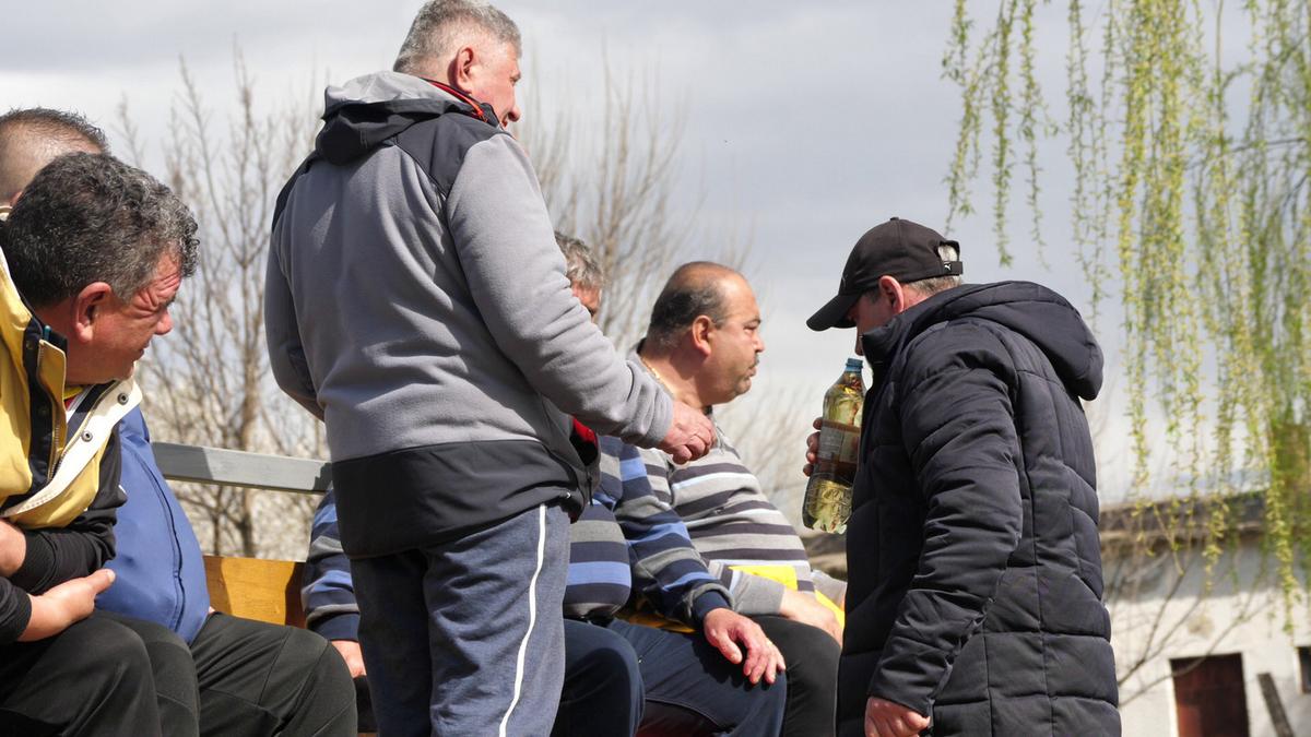 Antrenorul care l-a descoperit pe Budescu a făcut infarct de trei ori! „Dacă ești fotbalist, joci și printre căcăreze!”