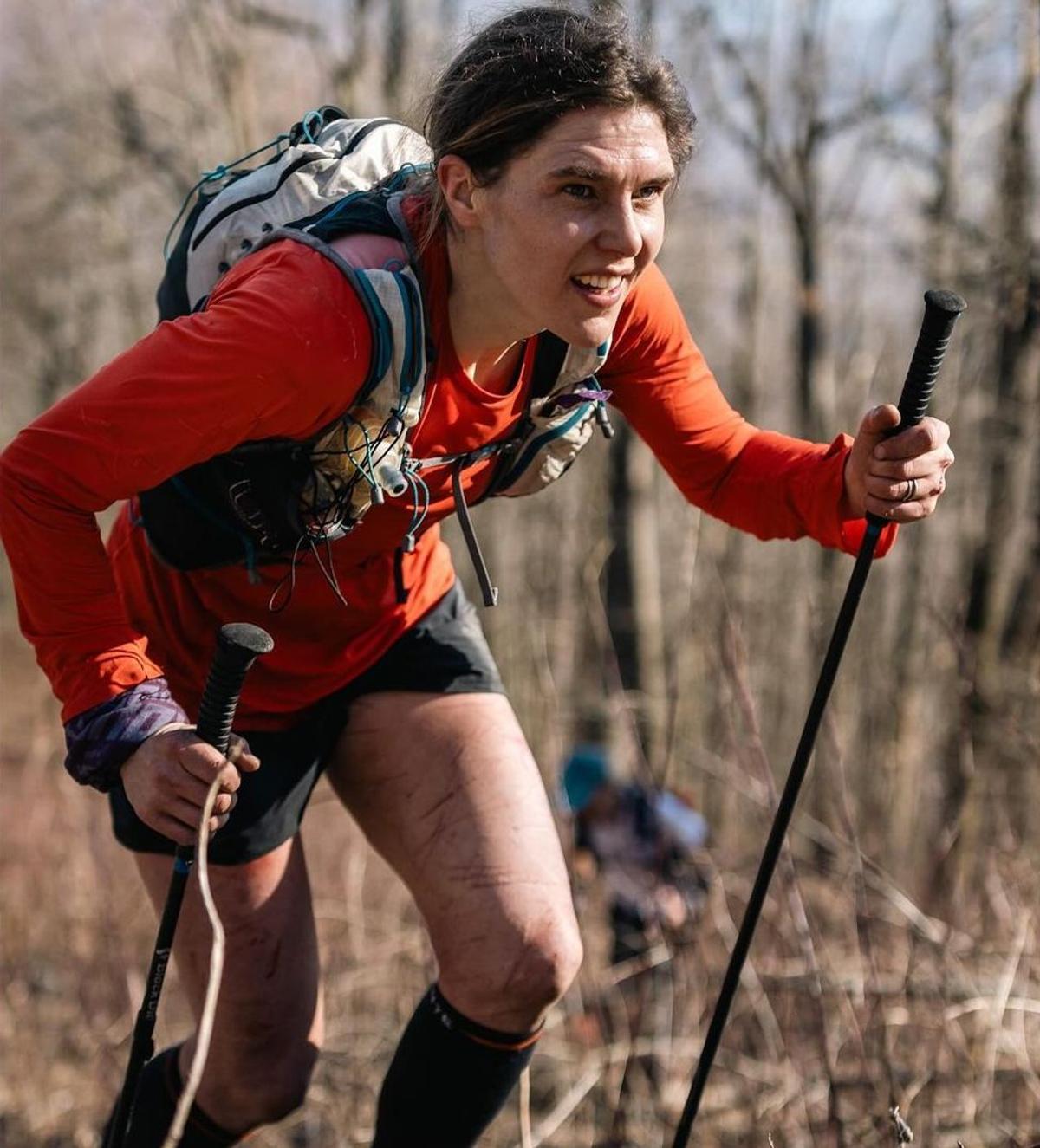 „Aproape am leșinat, aveam halucinații cu oameni în pelerine!” » PREMIERĂ istorică, o femeie a terminat cel mai dur ultramaraton din lume: 60 de ore și elevație de două ori cât Everestul!