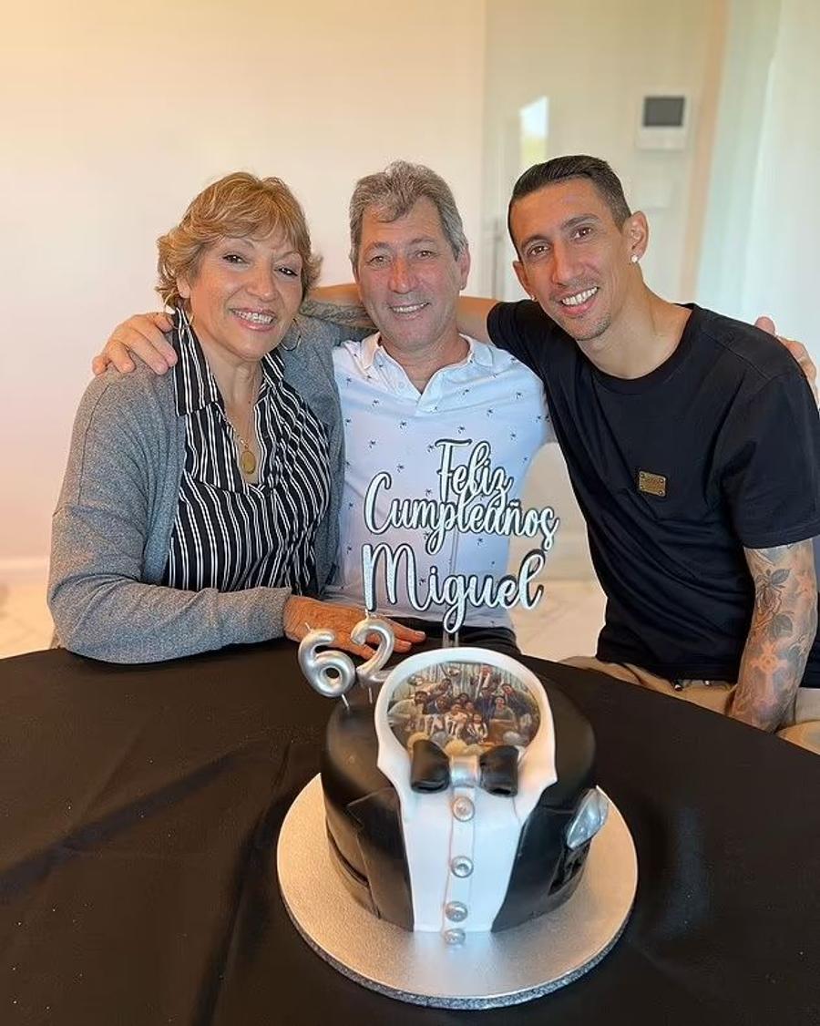 Părinții lui Di Maria, foto: Facebook Familia starului argentinian, amenințată cu moartea » Avertizat să nu se întoarcă într-un loc drag: „Gloanțe și cadavre”