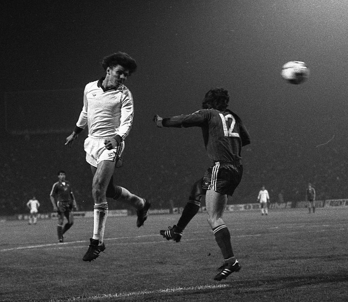 41 ani de când Dinamo răpunea Regina Europei » Povestea unei nopți de vis pe „23 August”, cu Orac, Augustin și regretatul Gigi Mulțescu în prim-plan