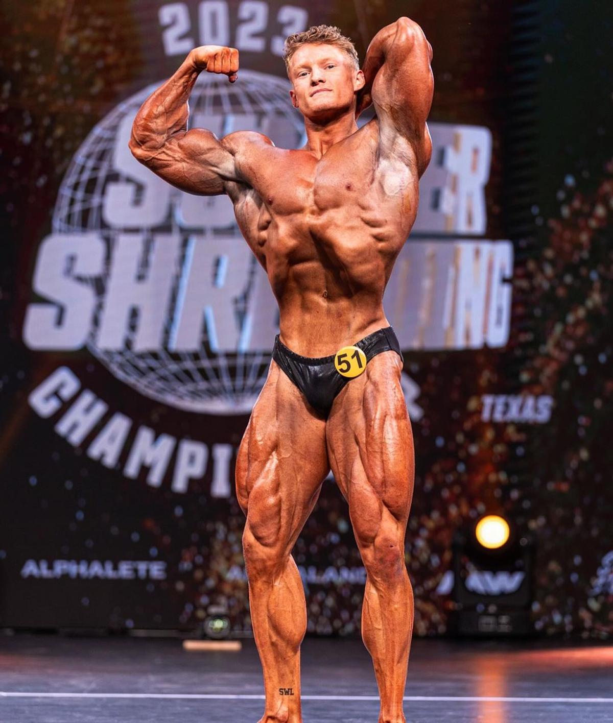 La doar 19 ani, i-a doborât lui Arnold Schwarzenegger recordul vechi de 57 de ani!