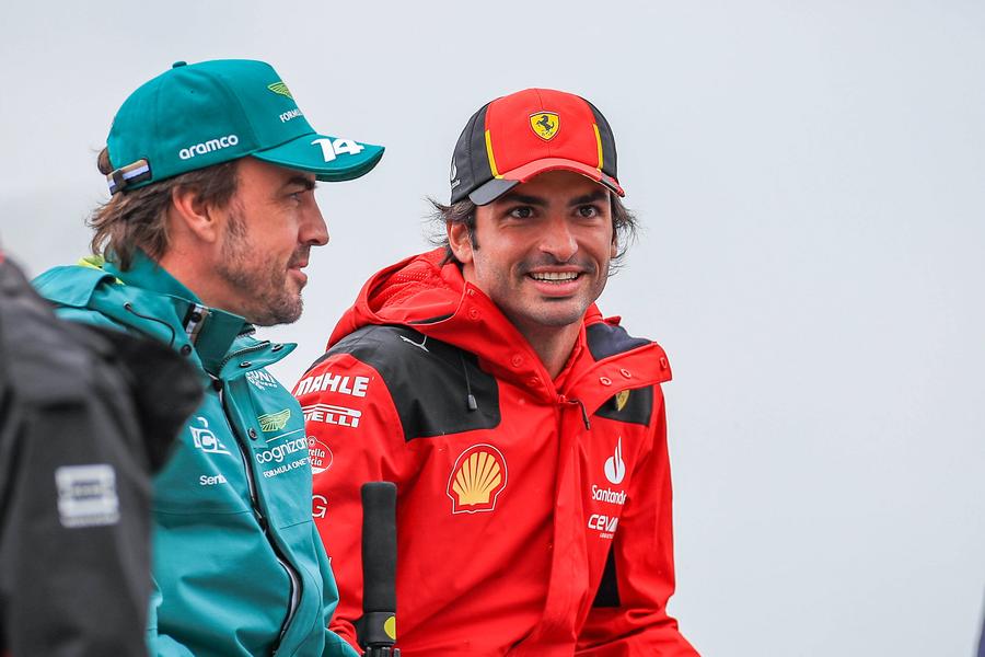 Fernando Alonso despre neputința de la Aston Martin: „Mașina noastră moare în virajele lente”
