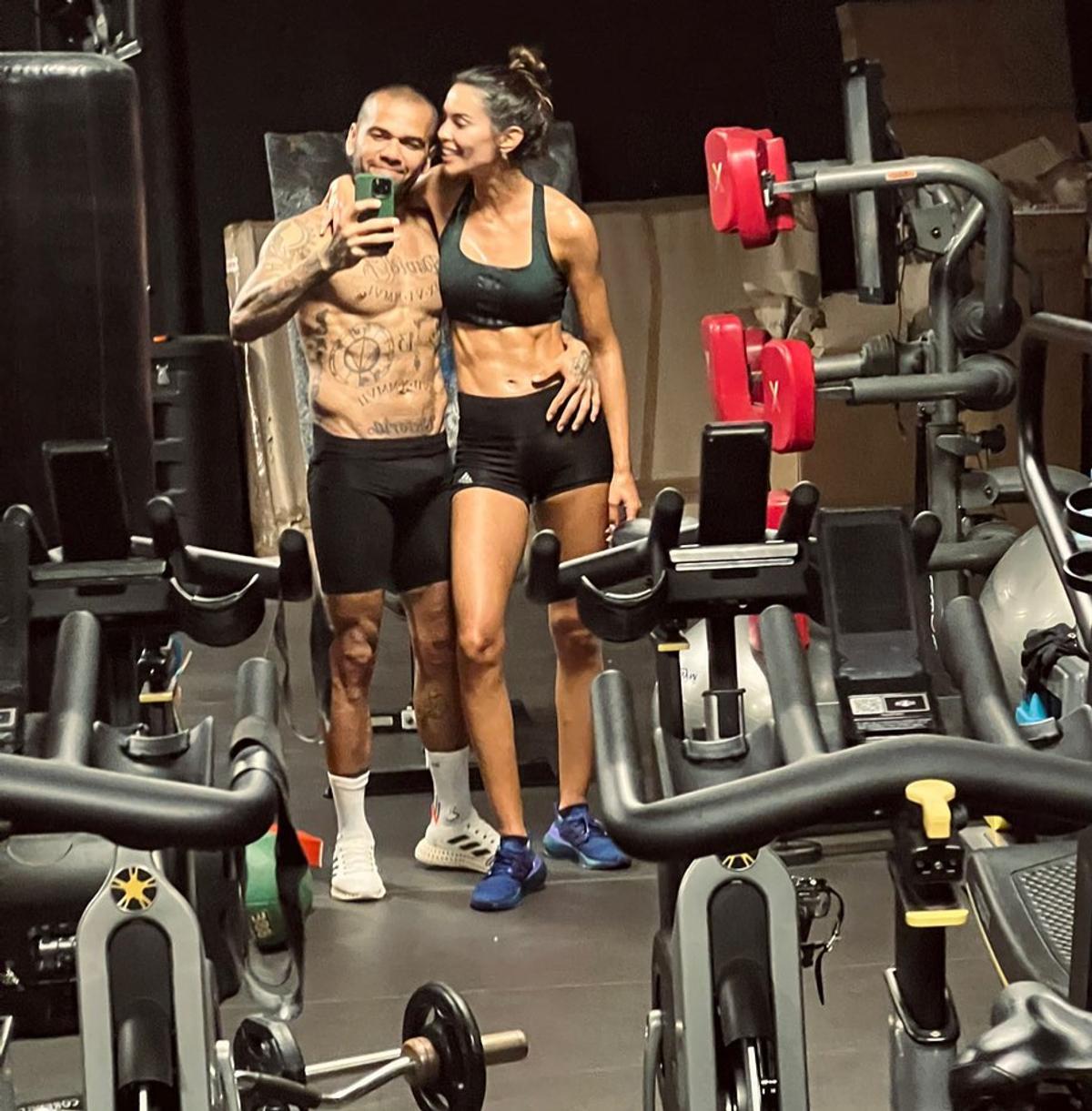 Cum arată casa lui Dani Alves din Barcelona