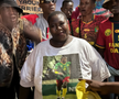 Susținătorii lui Joyskim Dawa au făcut spectacol în Camerun