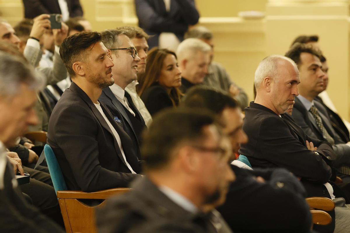 Gică Hagi și-a lansat cartea autobiografică „Drumul meu”