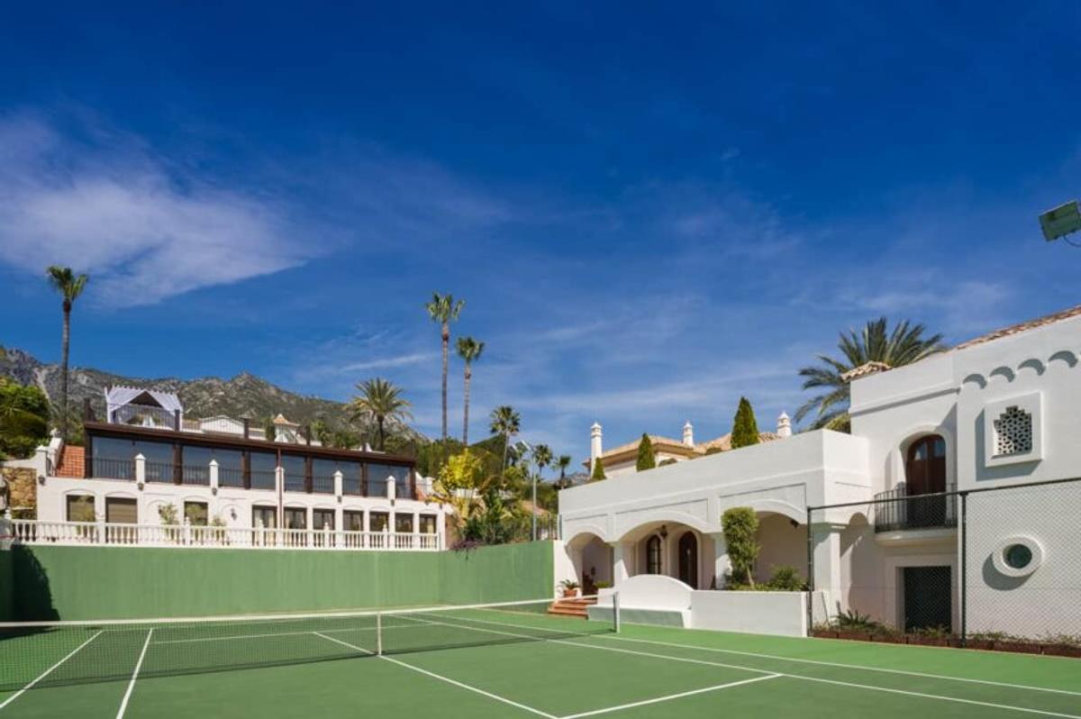 Novak Djokovic, amendat a doua oară pentru renovarea ilegală a vilei sale din Marbella » Cât valorează locuința și ce facilități are
