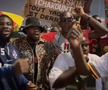 Susținătorii lui Joyskim Dawa au făcut spectacol în Camerun