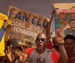Susținătorii lui Joyskim Dawa au făcut spectacol în Camerun