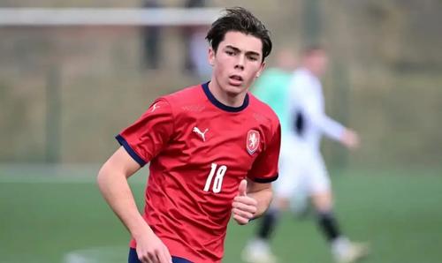 Louis Thomas Buffon, în tricoul naționalei U18 a Cehiei