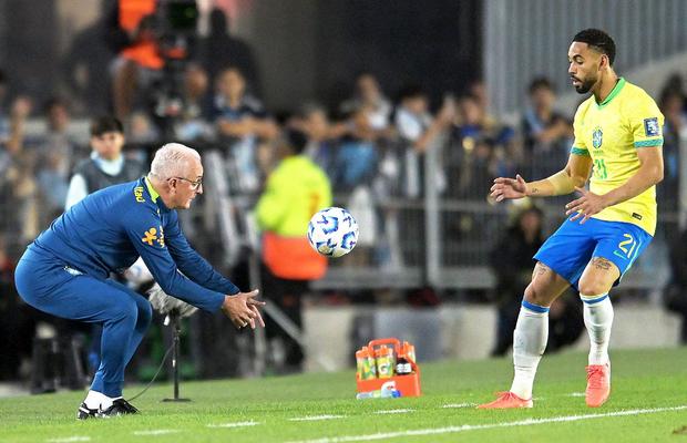 E pe făraș după umilința istorică din Argentina - Brazilia! 4 posibili înlocuitori ai selecționerului: a apărut un nume-surpriză