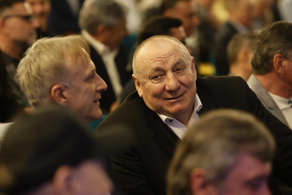 Gică Hagi și-a lansat cartea autobiografică „Drumul meu”