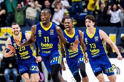 Nigel Hayes-Davis, coșul victoriei/Foto: euroleaguebasketball.net
