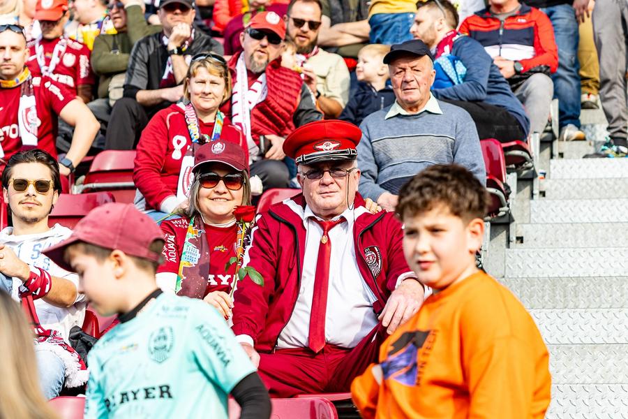 Fani de toate vârstele vin la meciurile celor de la CFR Cluj SURPRIZĂ în Gruia! Ce arată raportul financiar despre clubul lui Ioan Varga: după 4 ani, PROFIT! Există și un mare „dar”
