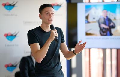 „Transfer” în echipa lui David Popovici: a lucrat cu Simona Halep!