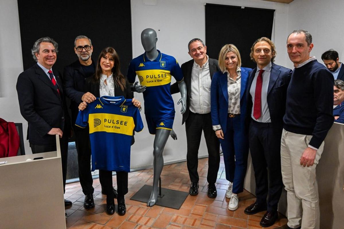Genoa, echipament copiat de la Boca Juniors