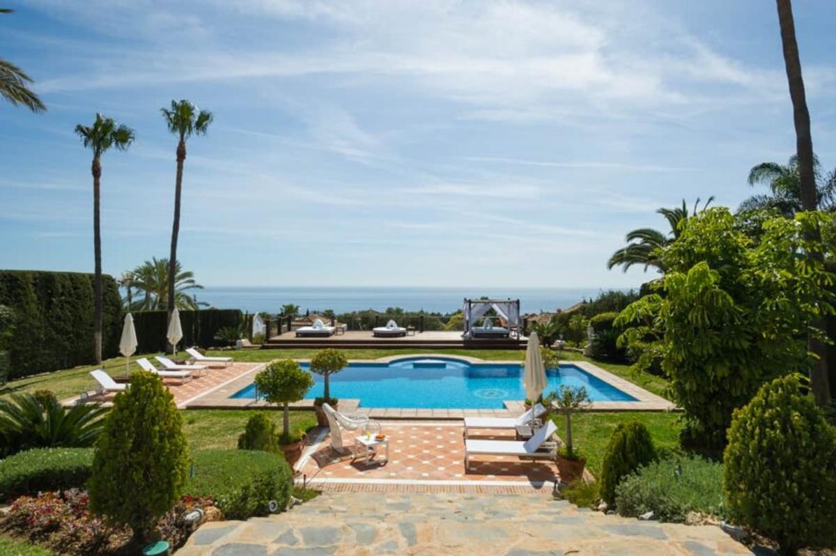 Novak Djokovic, amendat a doua oară pentru renovarea ilegală a vilei sale din Marbella » Cât valorează locuința și ce facilități are