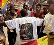 Susținătorii lui Joyskim Dawa au făcut spectacol în Camerun