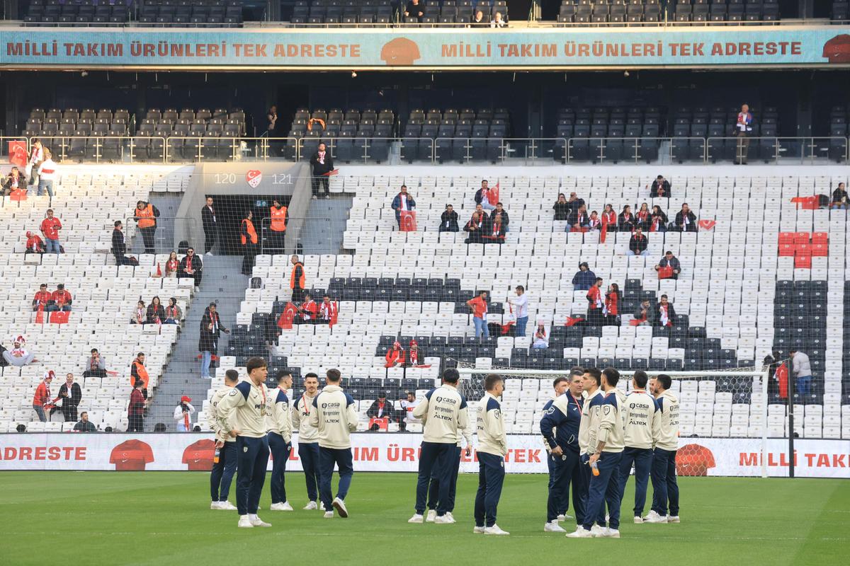 Turcia - România, fotbaliștii „tricolori” la inspecția gazonului și la încălzire