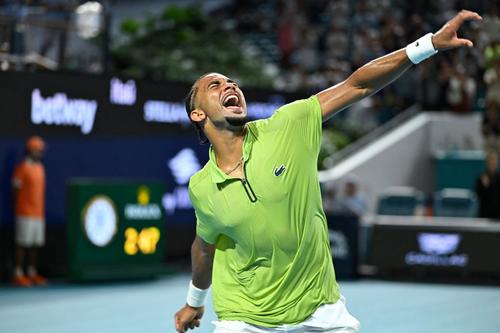 Arthur Fils sărbătorind calificarea în semifinale la Miami Foto: Imago Images