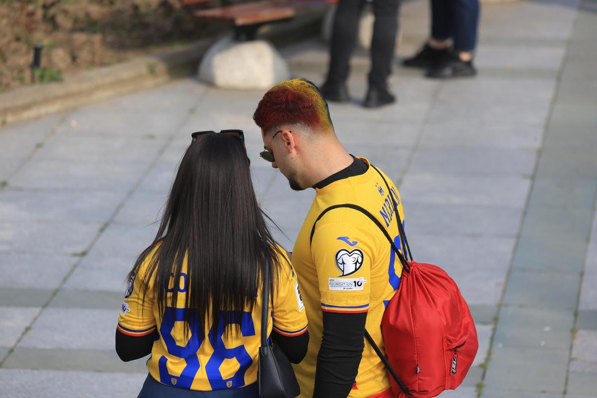 Imagini din jurul stadionului înainte de Turcia - România