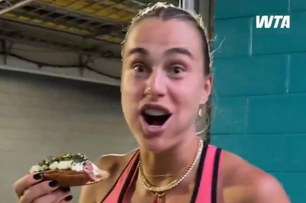 Aryna Sabalenka a gustat cel mai scump hot-dog din lume. Foto: X.com