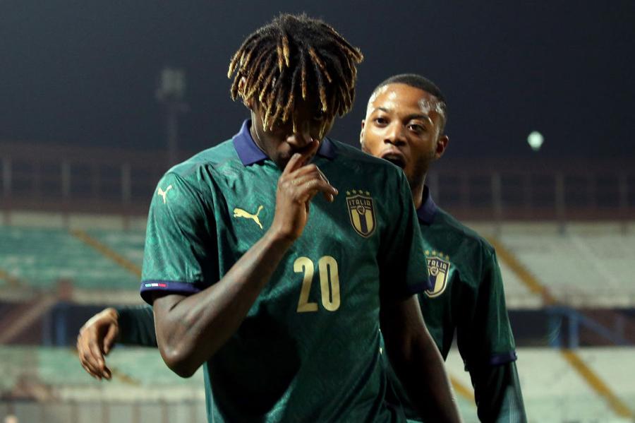 Scandal uriaș în Premier League » Moise Kean a dat party în carantină, cu dansatoare la bară!