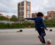 Spaniolii au început să reducă restricțiile » Copiii sub 15 ani au ieșit astăzi afară și au oferit imagini superbe