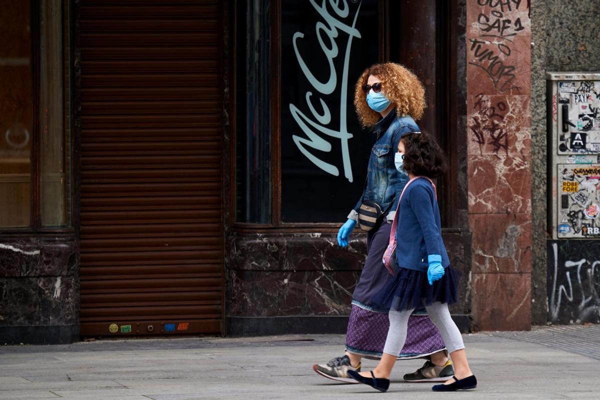 Spaniolii au început să reducă restricțiile » Copiii sub 15 ani au ieșit astăzi afară și au oferit imagini superbe