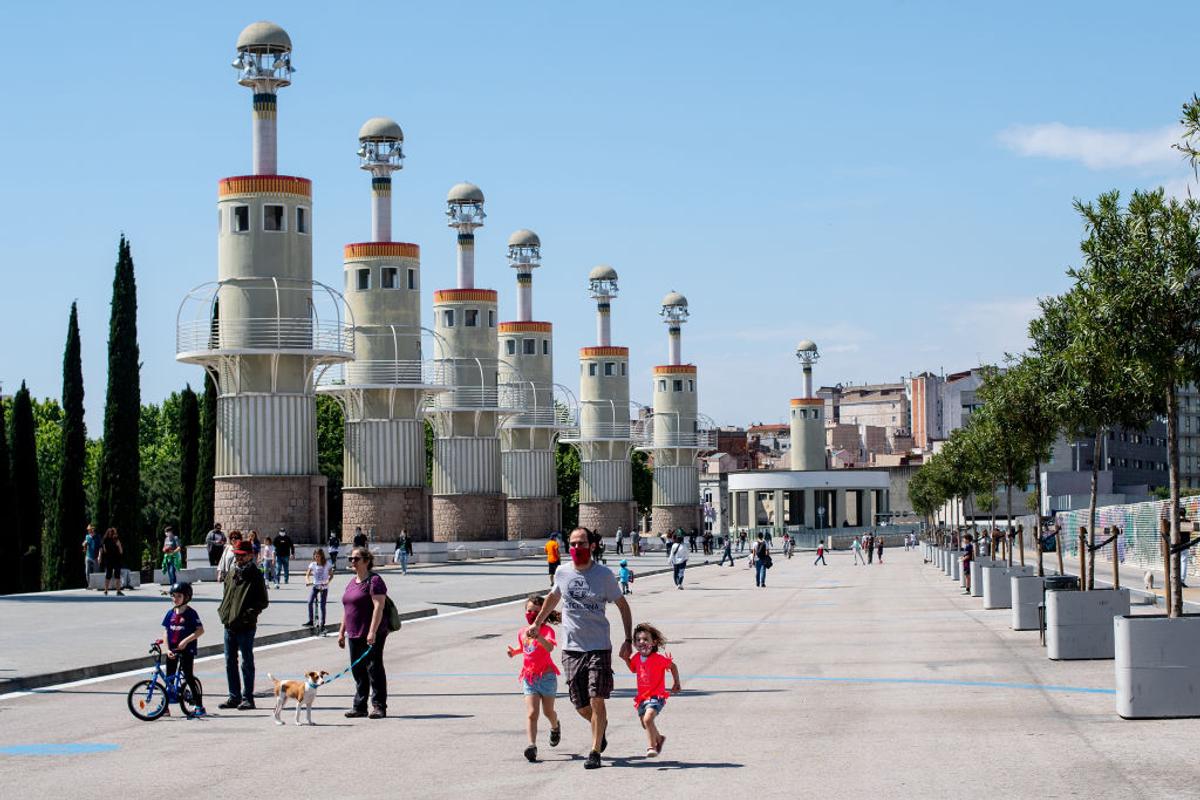 Spaniolii au început să reducă restricțiile » Copiii sub 15 ani au ieșit astăzi afară și au oferit imagini superbe