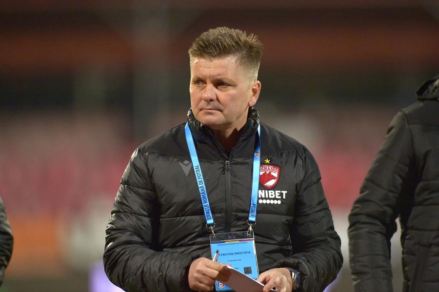 Ionel Gane îl arată cu degetul pe Uhrin Sar scântei la Dinamo! Jerry Gane îl arată cu degetul pe Dusan Uhrin jr.: „Să găsească soluții, nu să stea să se plângă și să dea vina pe alții