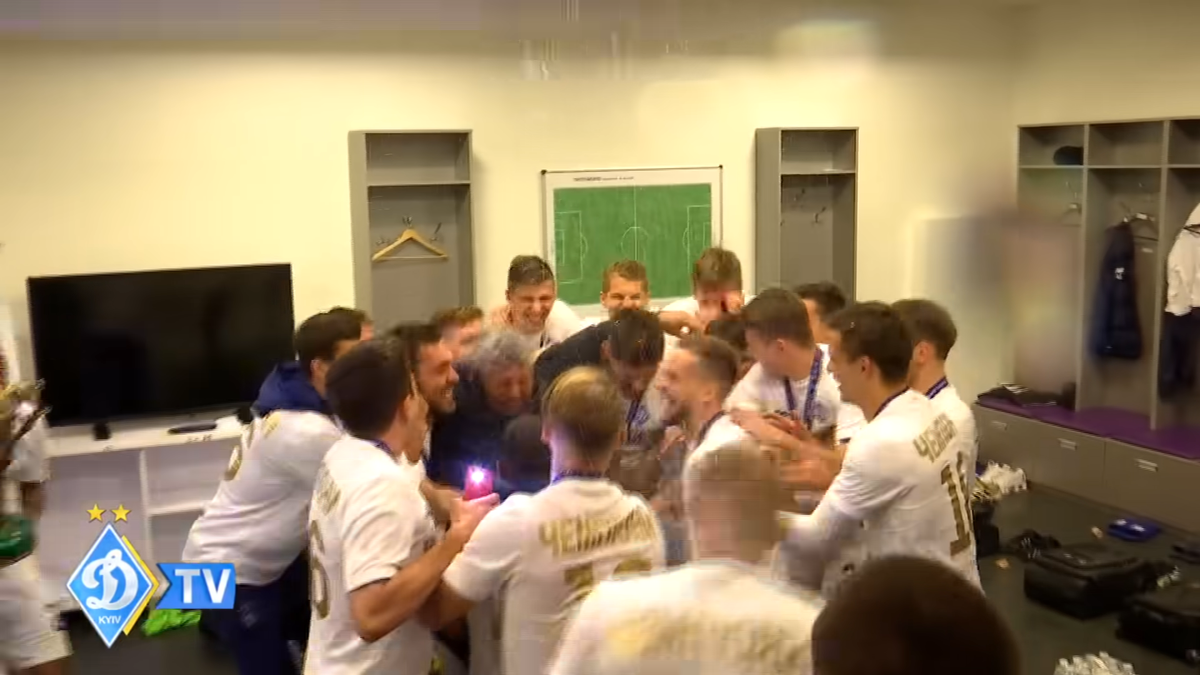 FOTO Mircea Lucescu a ieșit campion cu Dinamo Kiev. Imagini din vestiar