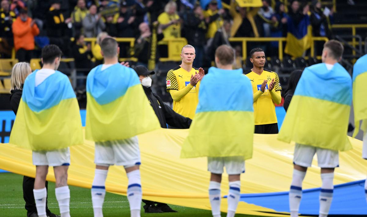 Mircea Lucescu, victorie în amicalul caritabil contra lui Dortmund » Momente emoționante + suma impresionantă strânsă din donațiile fanilor