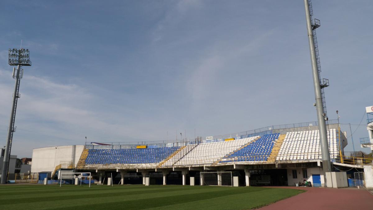 Centenarul „Vampirilor” în paragină și mediocritate » Așa arată astăzi stadionul pe care tremurau granzii: mâncat de mucegai, cu pereți scorojiți și geamuri sparte
