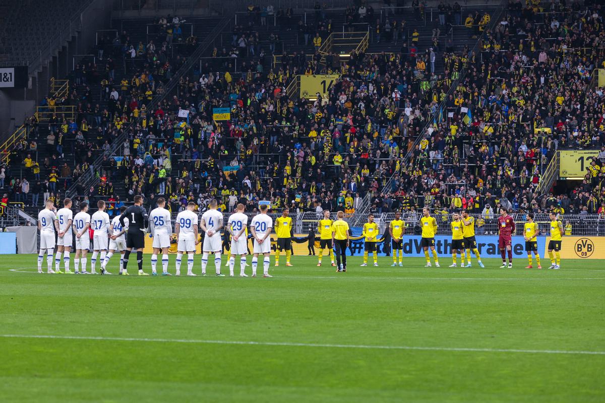 Mircea Lucescu, victorie în amicalul caritabil contra lui Dortmund » Momente emoționante + suma impresionantă strânsă din donațiile fanilor
