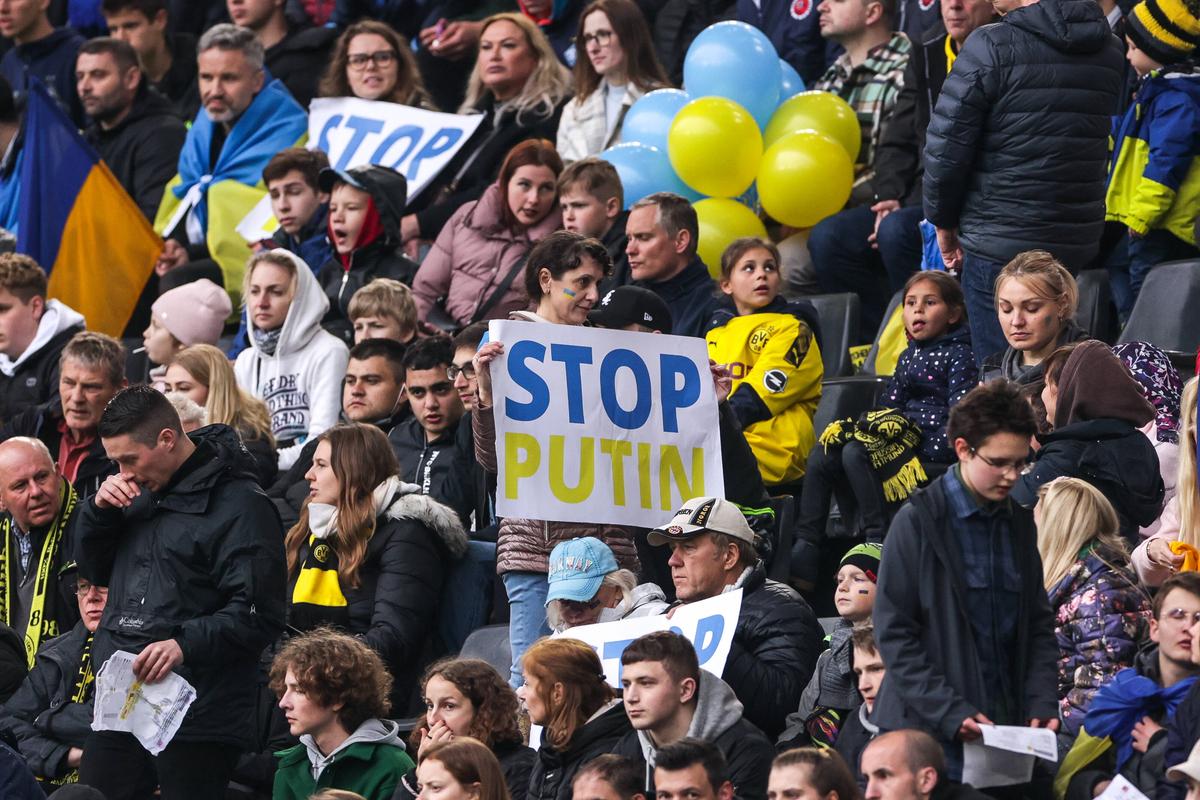 Mircea Lucescu, victorie în amicalul caritabil contra lui Dortmund » Momente emoționante + suma impresionantă strânsă din donațiile fanilor