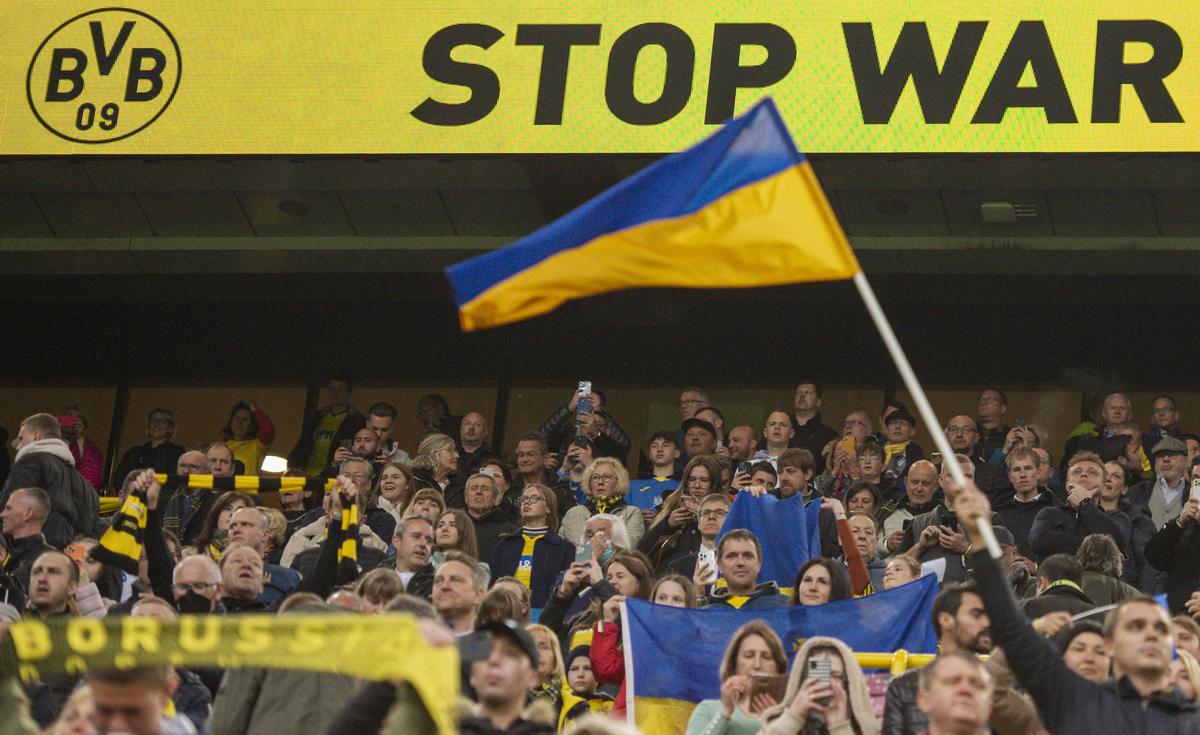 Mircea Lucescu, victorie în amicalul caritabil contra lui Dortmund » Momente emoționante + suma impresionantă strânsă din donațiile fanilor