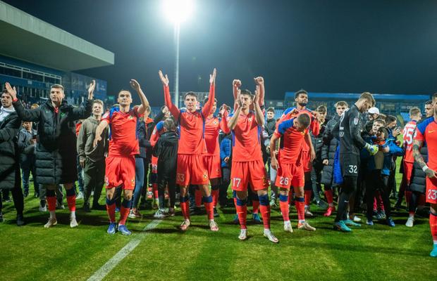 Ce nu s-a văzut la TV după Farul - FCSB » Jucătorii lui Petrea au sărbătorit ca la titlu