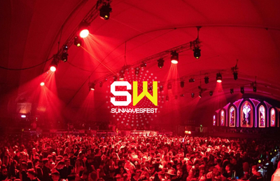 Peste 10.000 de turiști străini vin în România pentru cea de-a treizecea ediție a festivalului de muzică electronică Sunwaves