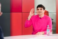 Actorul Alex Bogdan a jucat Hamlet, Richard al III-lea, dar a scris istorie în sportul românesc: „Recordul meu național la octatlon e în picioare de 22 de ani!”