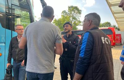 Nervi întinși la maximum înainte de Dinamo - Voluntari » S-au certat dintr-un motiv ridicol! Jandarmii dau vina pe organizatori