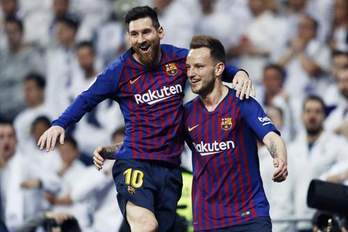 Lionel Messi și Ivan Rakitic, în vremurile în care dominau Europa / Foto: Imago