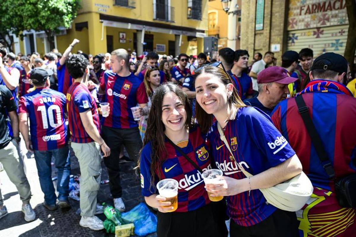 Fanii celor de la Barcelona au făcut show în Sevilla înaintea meciului cu Real Madrid