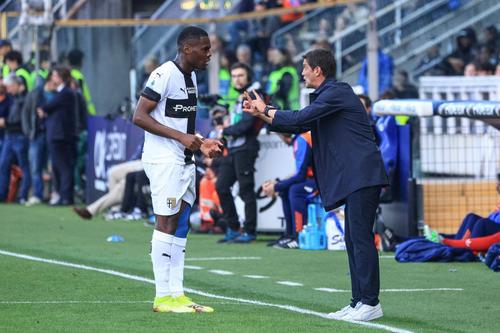 Cu Ange-Yoan Bonny pe teren, Parma lui Chivu a reușit meciuri foarte bune cu granzii din Serie A / Foto: Imago