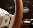 Mașina care seamănă izbitor cu Rolls-Royce și Mercedes » E mult mai ieftină decât cei doi giganți auto