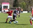 Echipa 100% românească din „Țara Fericirii” joacă într-un campionat cu reguli bizare: fotbal, handbal și rugby într-un meci!