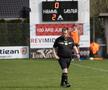 Echipa 100% românească din „Țara Fericirii” joacă într-un campionat cu reguli bizare: fotbal, handbal și rugby într-un meci!