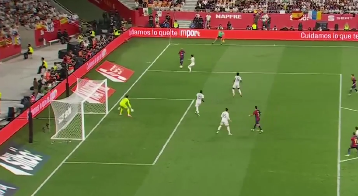 Golul senzațional marcat de Pedri în Barcelona - Real Madrid