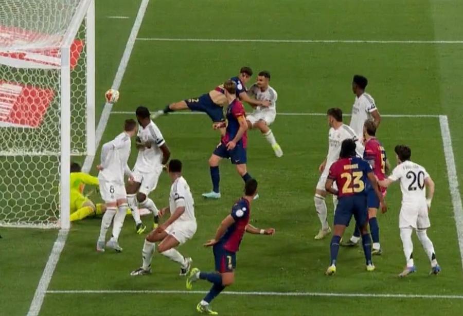 Dani Ceballos l-a tras pe Pau Cubarsi de tricou în careul lui Real Madrid Verdict clar al specialistului în arbitraj la controversele primei reprize din Barcelona - Real Madrid