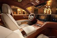 Mașina care seamănă izbitor cu Rolls-Royce și Mercedes » E mult mai ieftină decât cei doi giganți auto