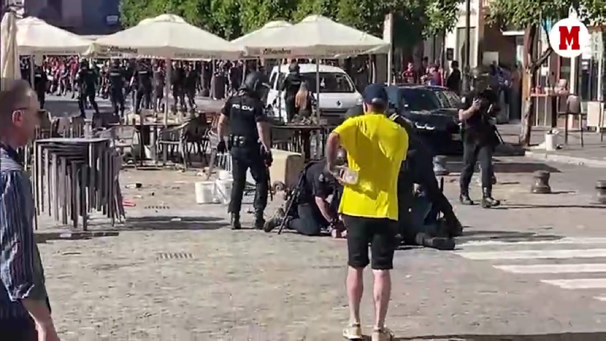 Incident între fanii de la Barcelona și jandarmi înainte de meciul cu Real Madrid